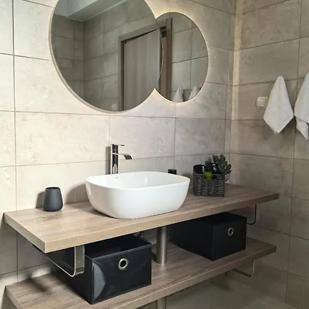 Petracasa Luxury * Azolimnos