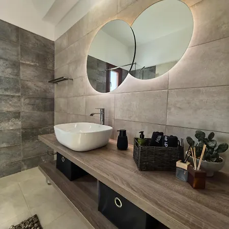 Petracasa Luxury Azolimnos